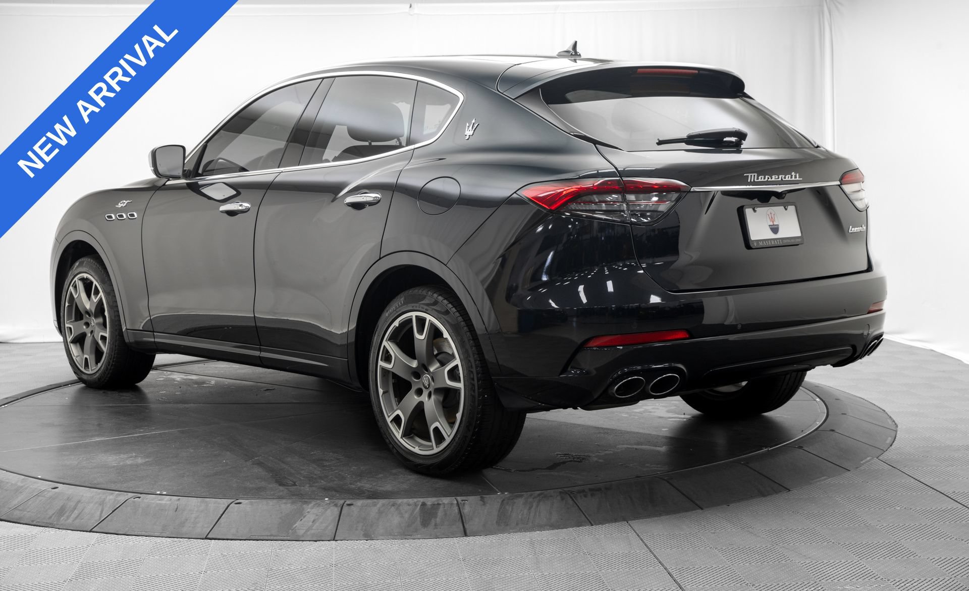 Used 2022 Maserati Levante GT AWD/4WD image 5