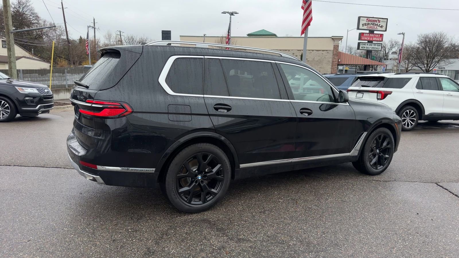 Used 2023 BMW X7 xDrive40i w/ Premium Package AWD/4WD image 11
