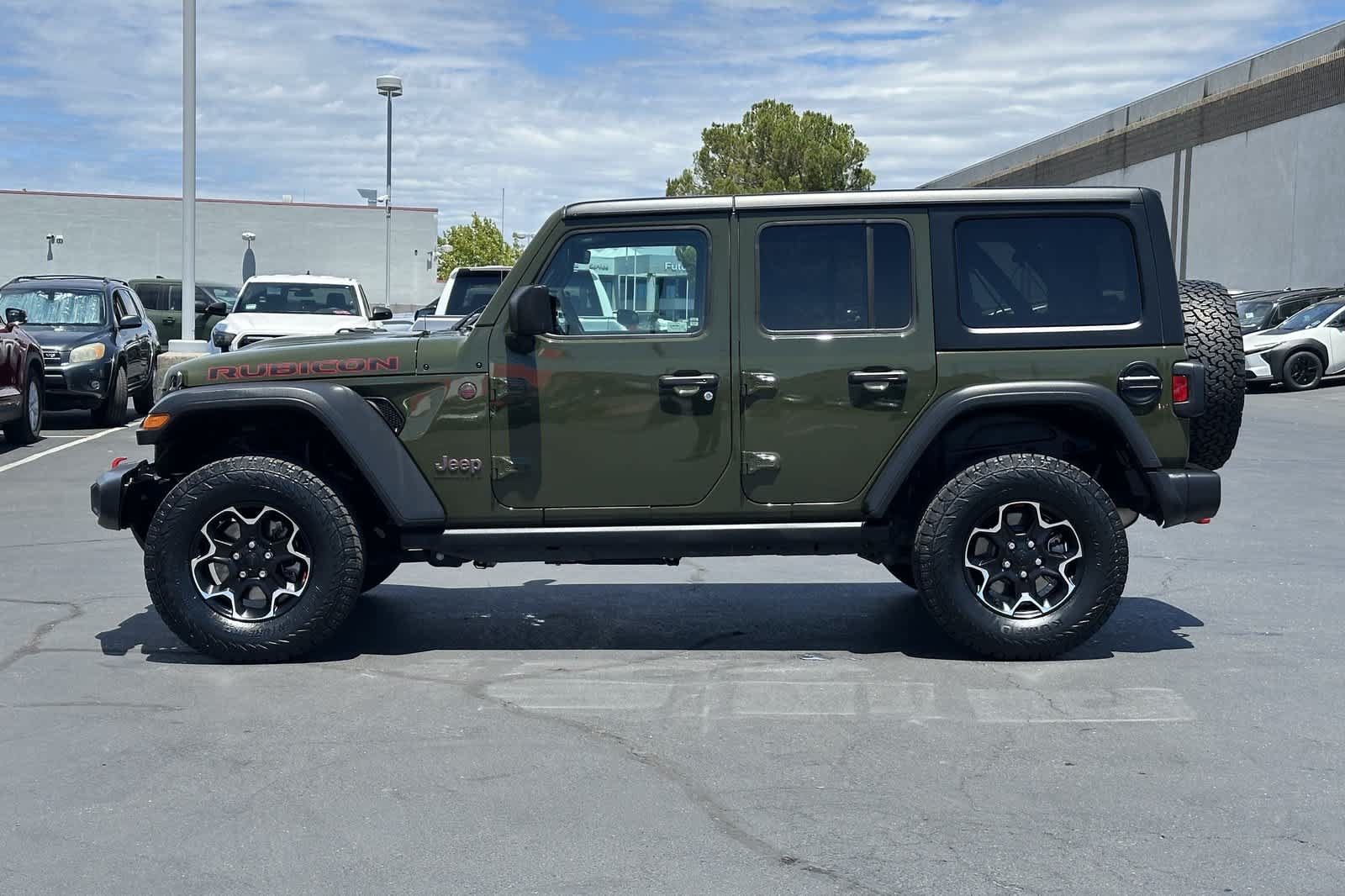 Used 2023 Jeep Wrangler Unlimited Rubicon AWD/4WD image 9