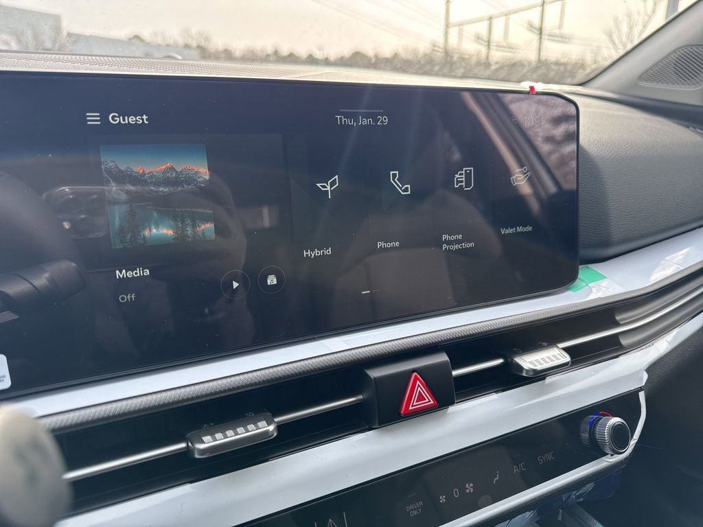 New 2026 Kia Sportage LX image 13