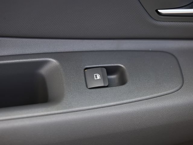 Used 2025 Hyundai Elantra Sport FWD image 23