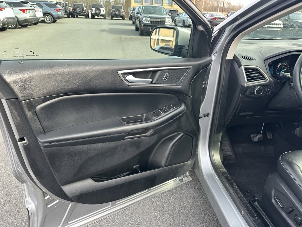 Used 2024 Ford Edge SEL image 11