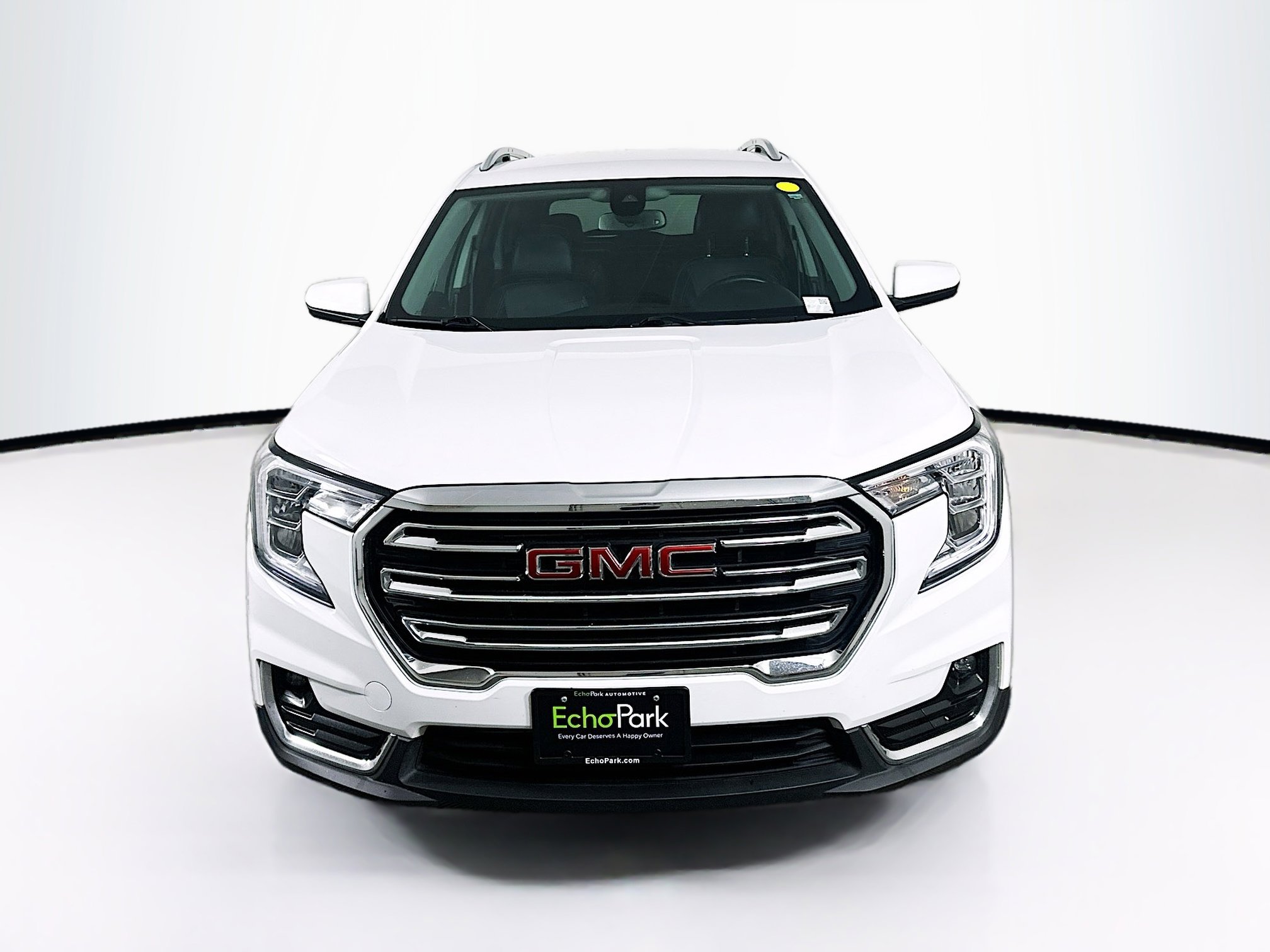 Used 2023 GMC Terrain SLT image 2