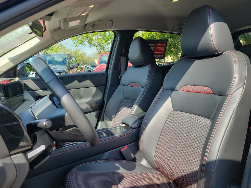 Certified 2025 Nissan Kicks SR image 26