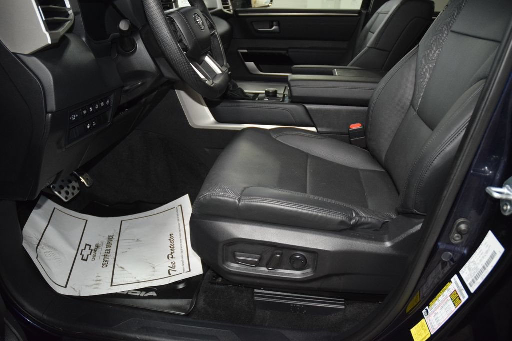 Used 2025 Toyota Sequoia Limited w/ TRD Off-Road Package AWD/4WD image 43