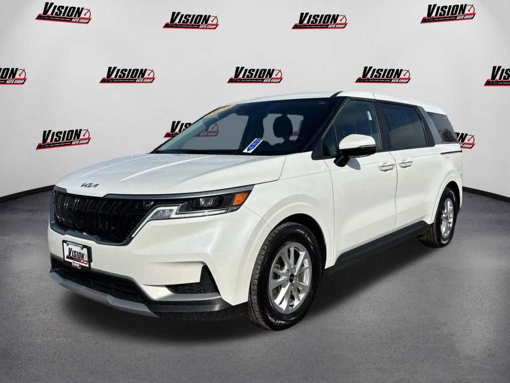 Certified 2023 Kia Carnival LX image 1
