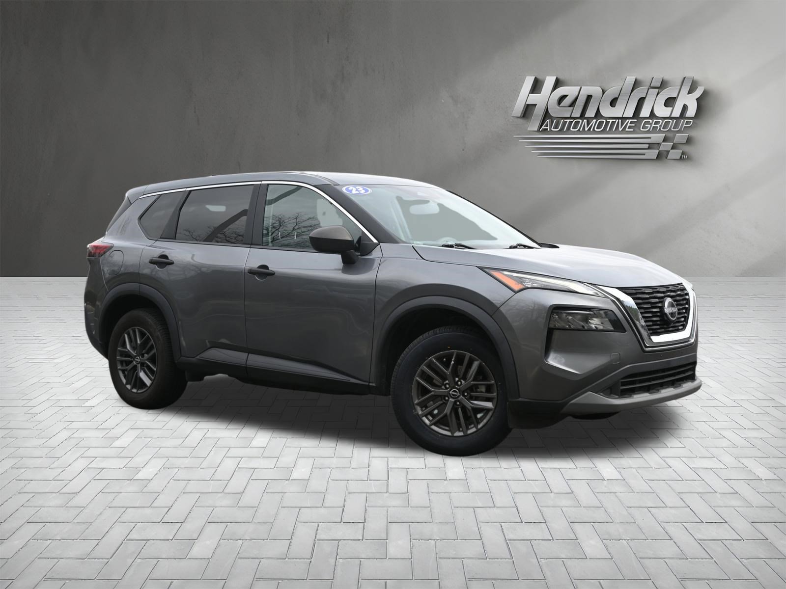 Used 2023 Nissan Rogue S image 2