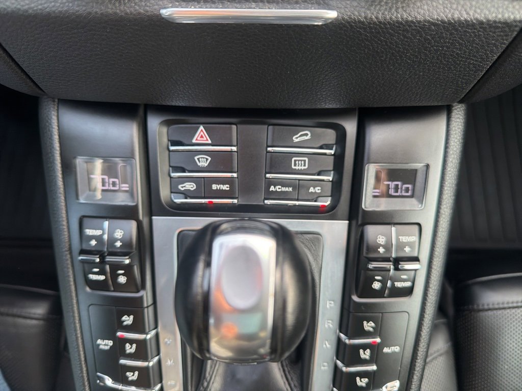 Used 2018 Porsche Macan image 38