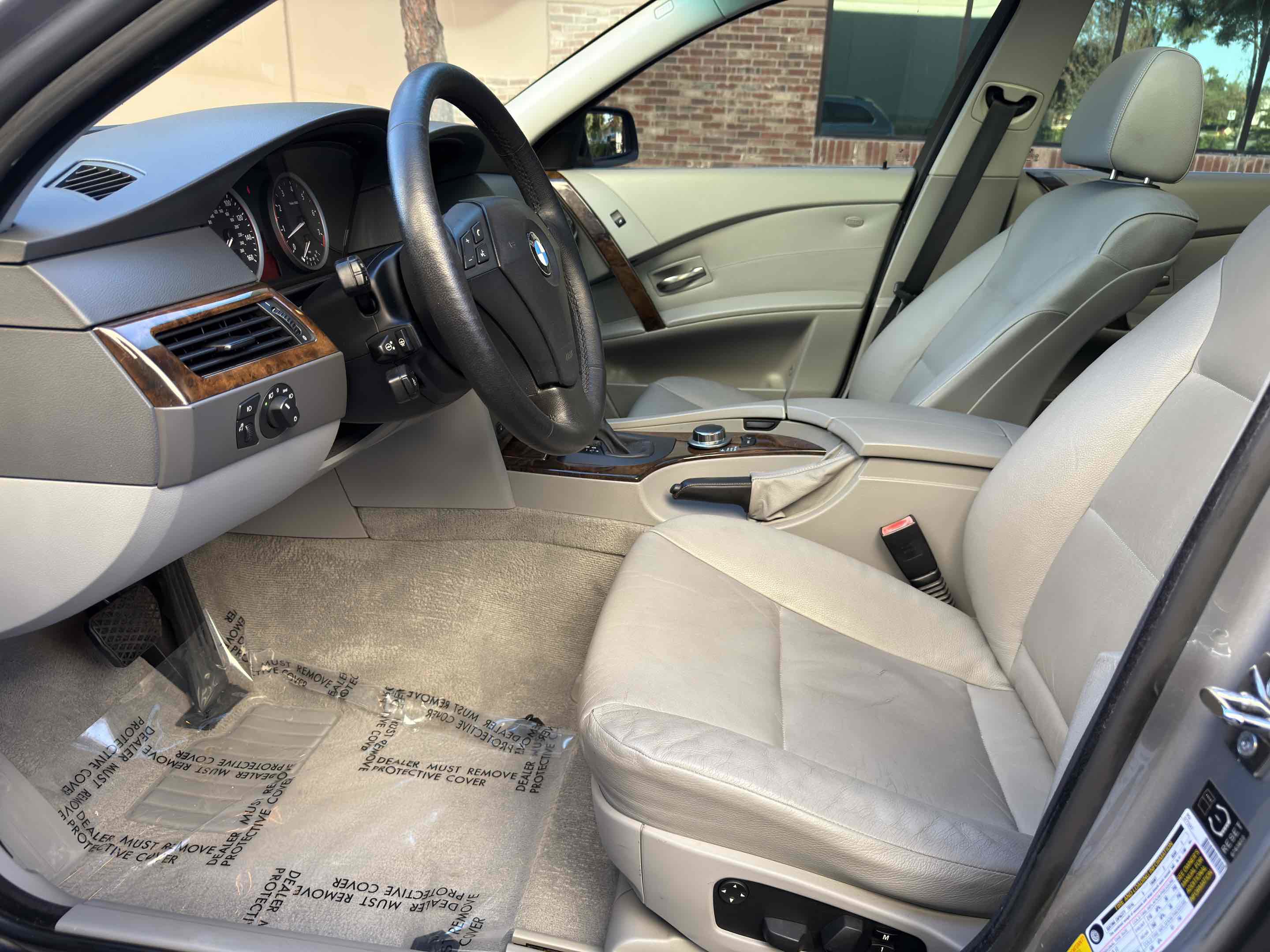 Used 2006 BMW 530xi Wagon image 37