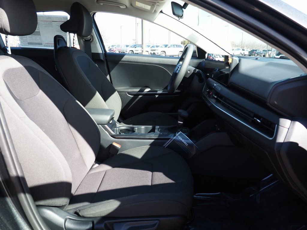 New 2026 Kia K4 LXS image 8