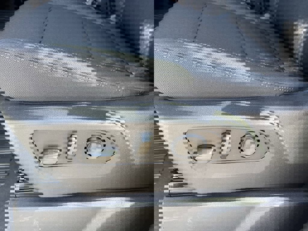 New 2025 GMC Sierra 1500 Elevation image 8