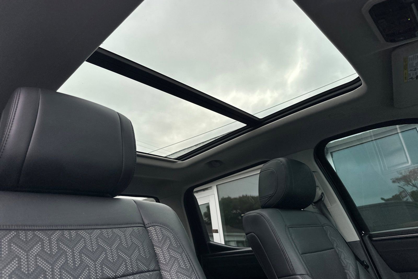 Used 2022 Toyota Tundra Limited image 17