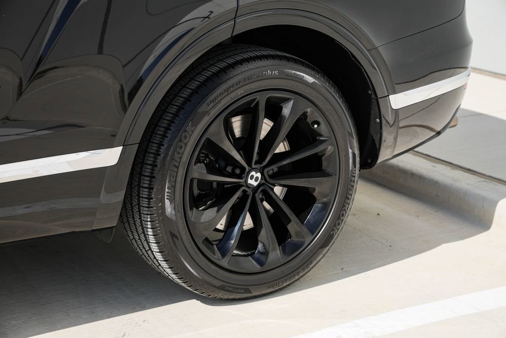 Used 2019 Bentley Bentayga AWD/4WD image 34