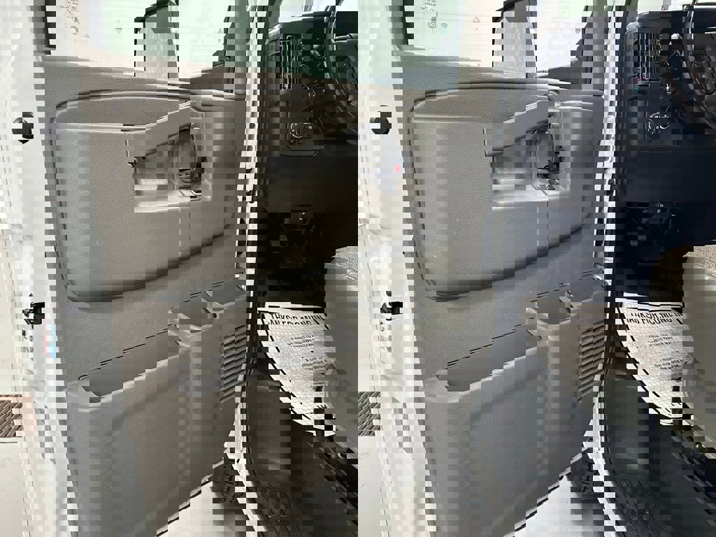 Used 2022 Chevrolet Express 3500 w/ Power Convenience Package image 8