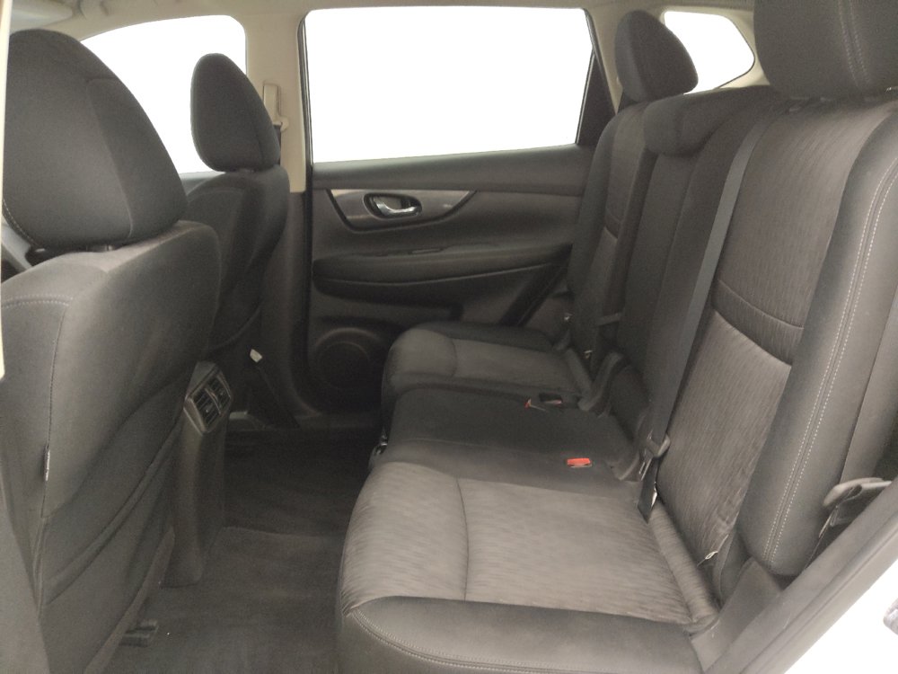 Used 2020 Nissan Rogue SV w/ Sun & Sound Touring Package FWD image 18