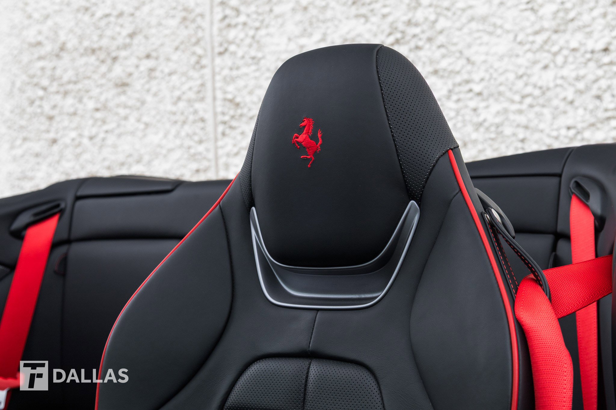 Used 2020 Ferrari Portofino image 23