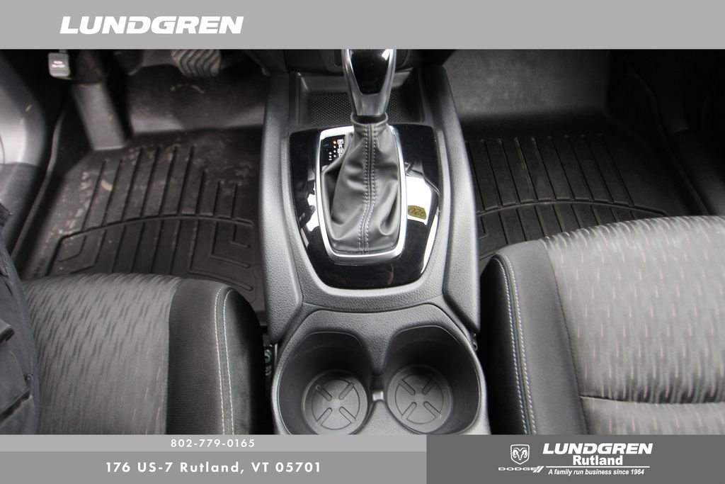 Used 2020 Nissan Rogue SV image 25