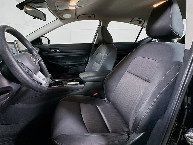 Used 2024 Nissan Altima 2.5 SV FWD image 11
