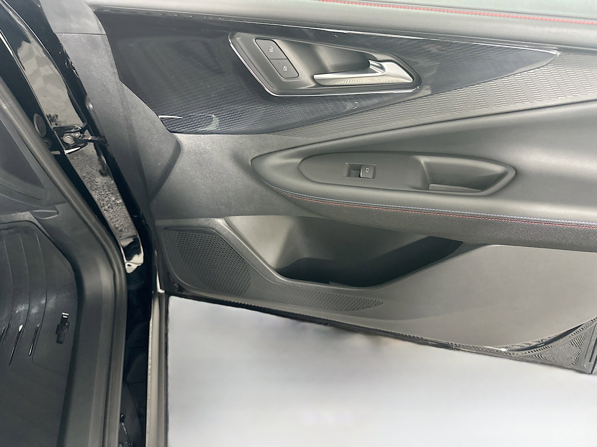 Used 2025 Chevrolet Blazer EV RS image 31