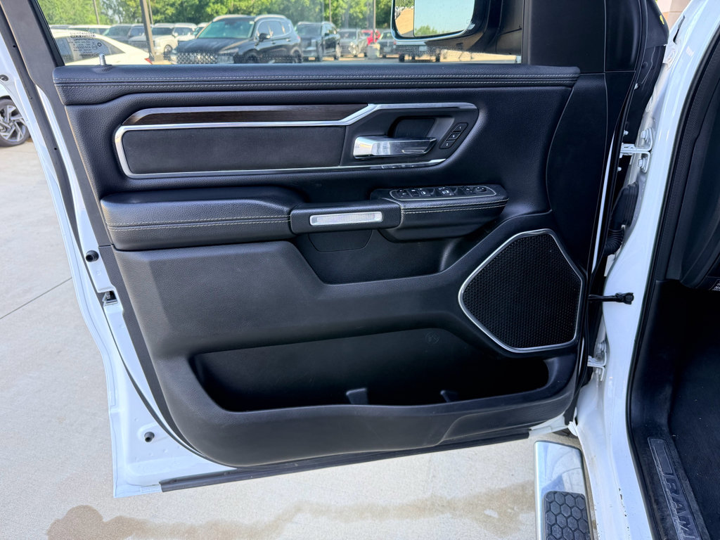 Used 2022 RAM 1500 Laramie AWD/4WD image 13