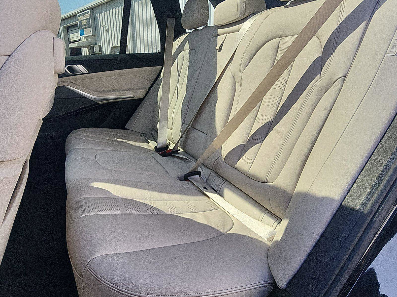 Used 2019 BMW X5 xDrive50i w/ M Sport Package image 23