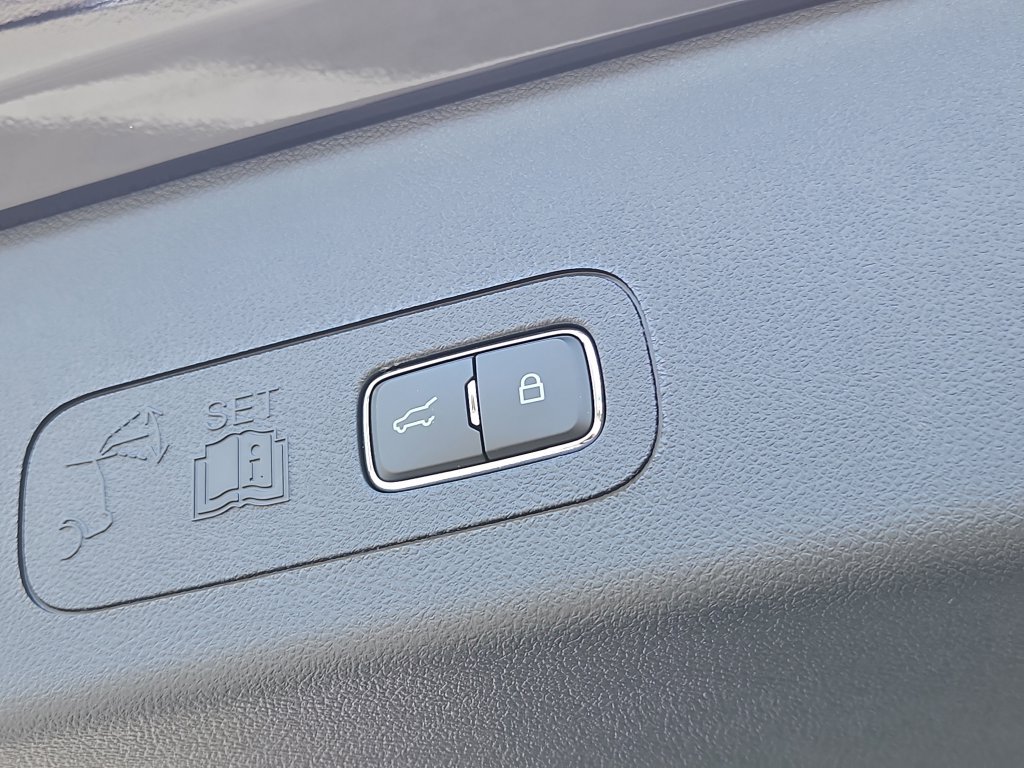 New 2025 Lincoln Aviator 2WD w/ Jet Appearance Package image 9