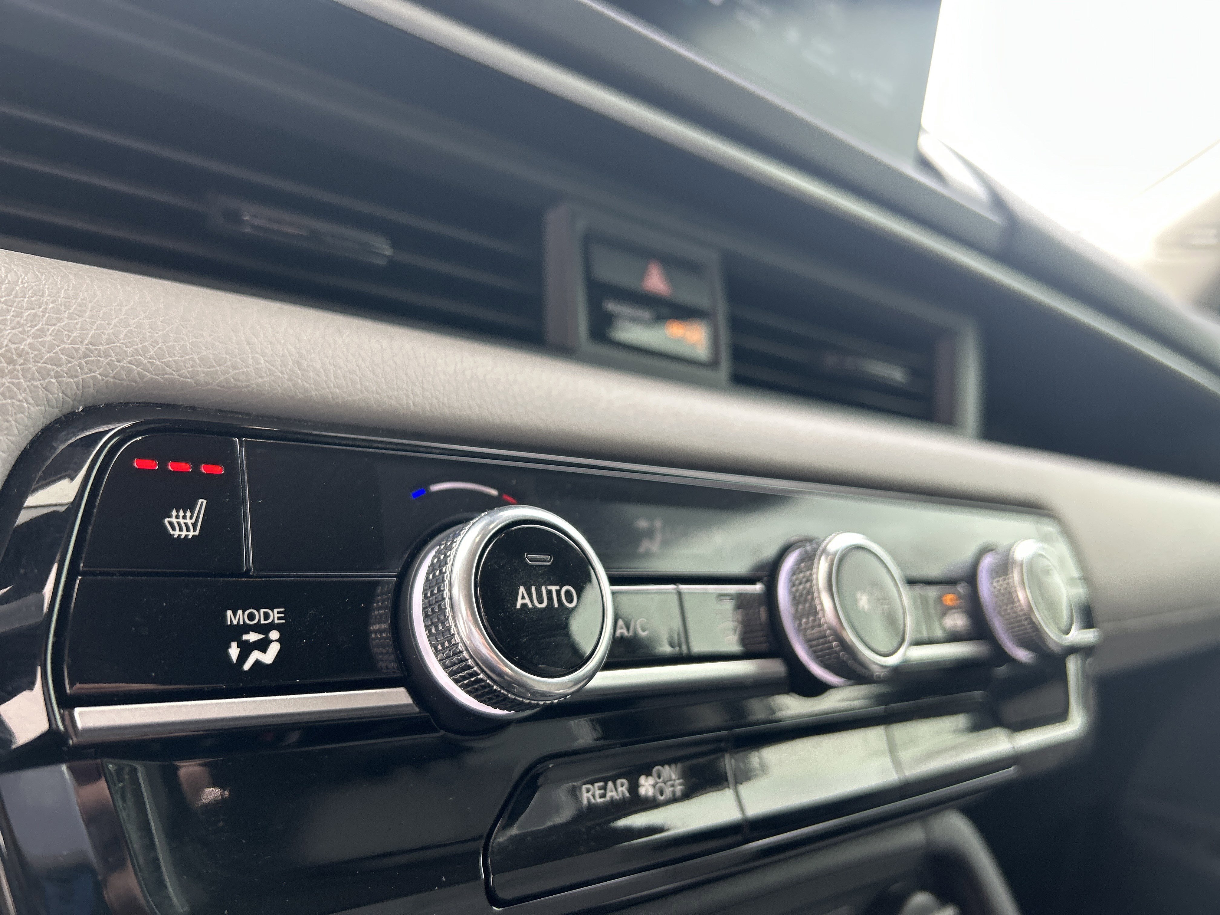 Certified 2025 Honda Pilot Touring image 25