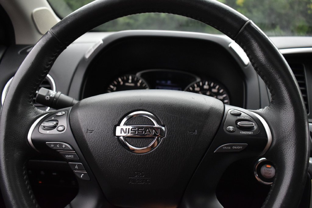 Used 2018 Nissan Pathfinder SL w/ SL Premium Package AWD/4WD image 18