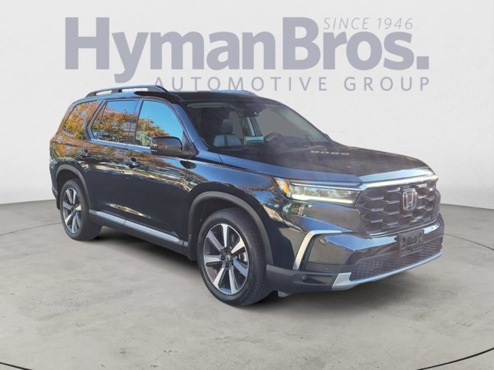 Used 2023 Honda Pilot Touring image 1