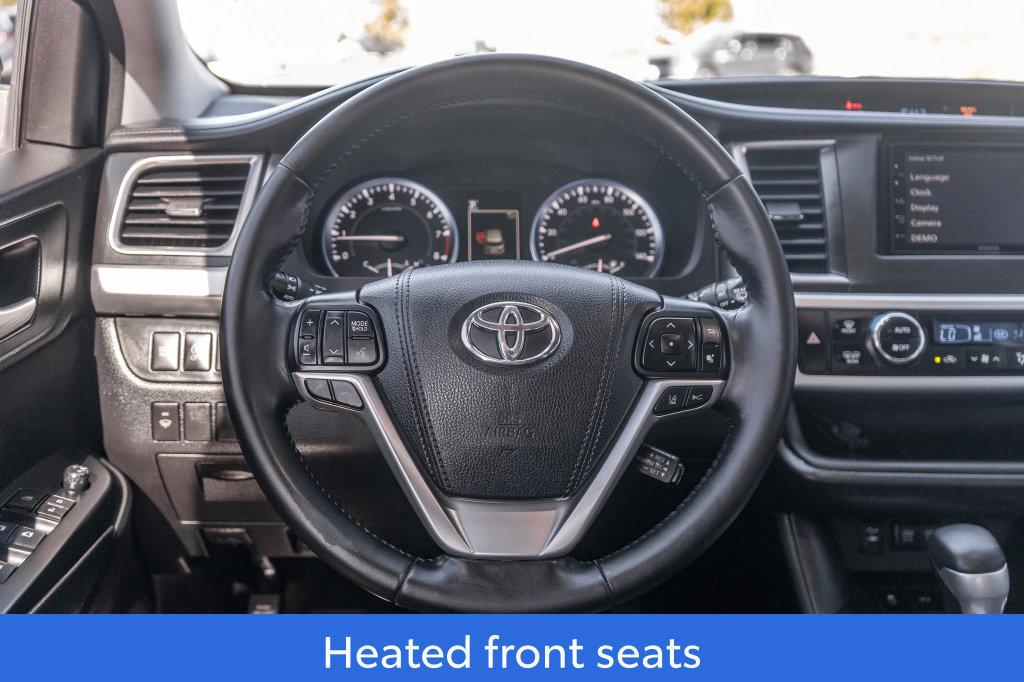 Used 2017 Toyota Highlander SE AWD/4WD image 16