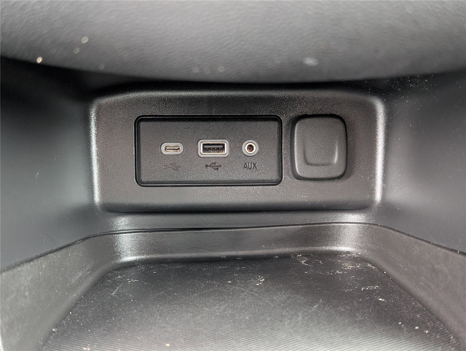 Used 2020 Chevrolet Equinox LT image 25