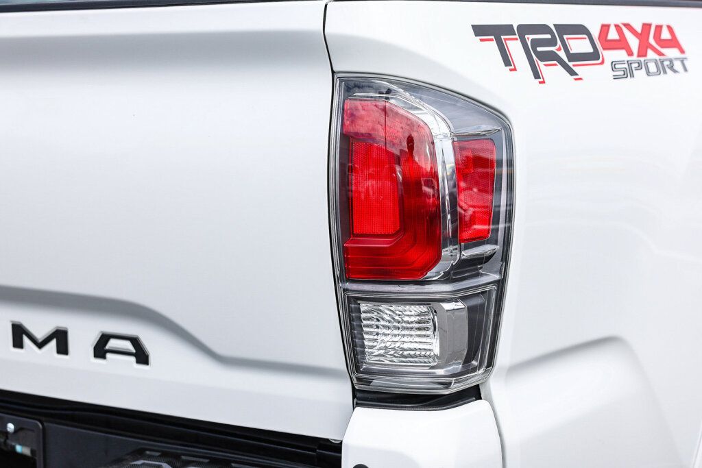 Used 2020 Toyota Tacoma TRD Sport w/ Technology Package AWD/4WD image 23