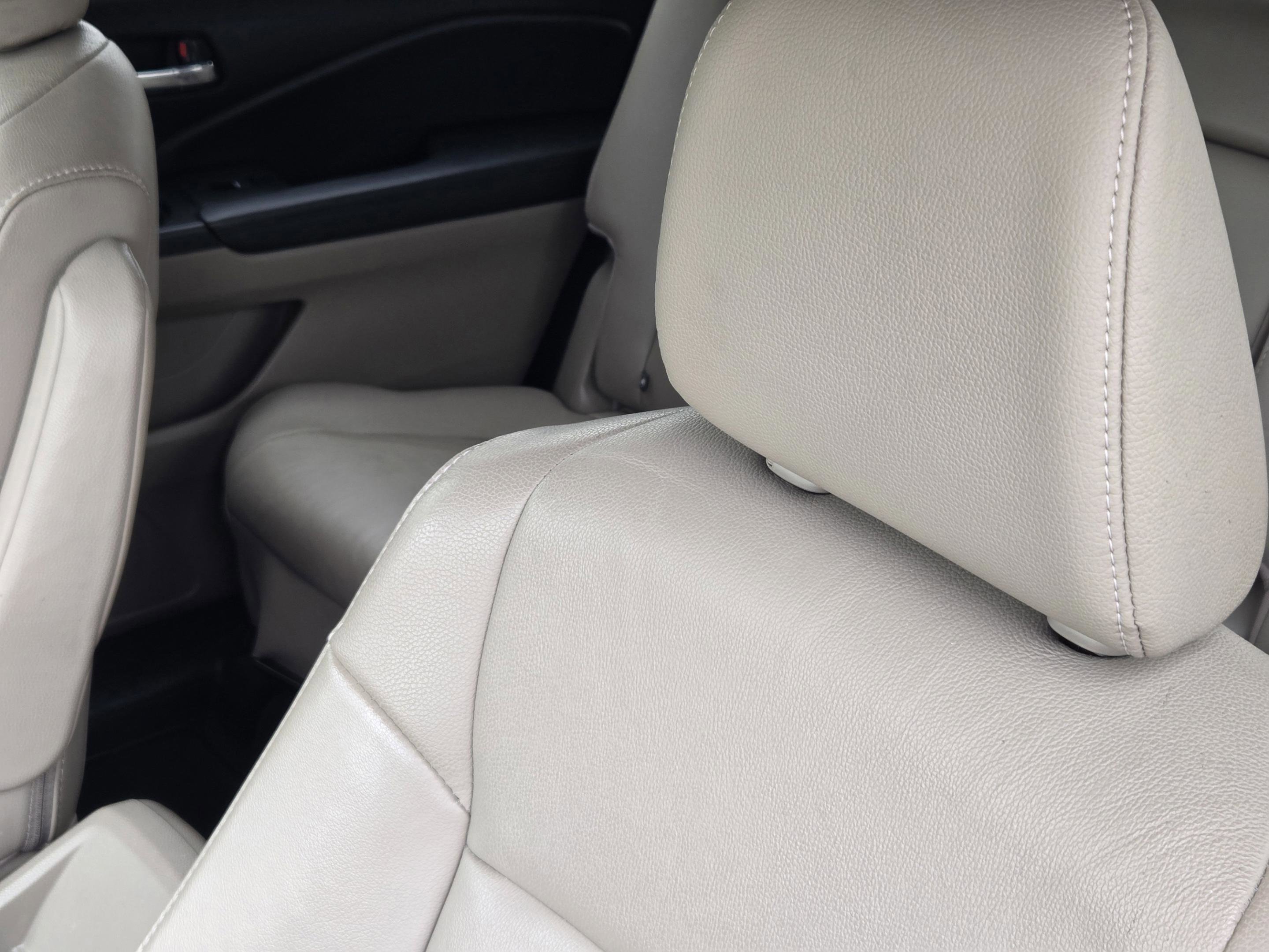 Used 2017 Honda Pilot Touring image 22