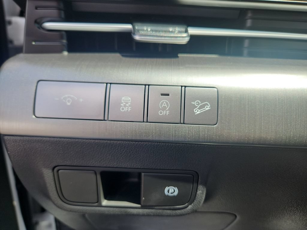 Used 2025 Hyundai Kona SE AWD/4WD image 24