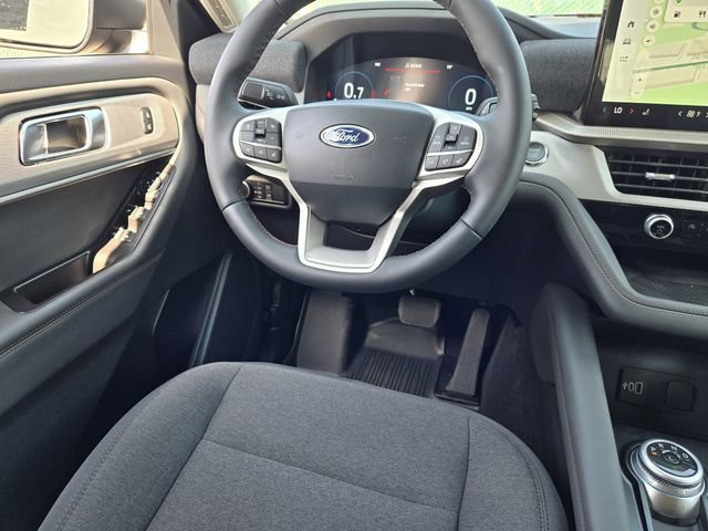 New 2026 Ford Explorer Active RWD image 12