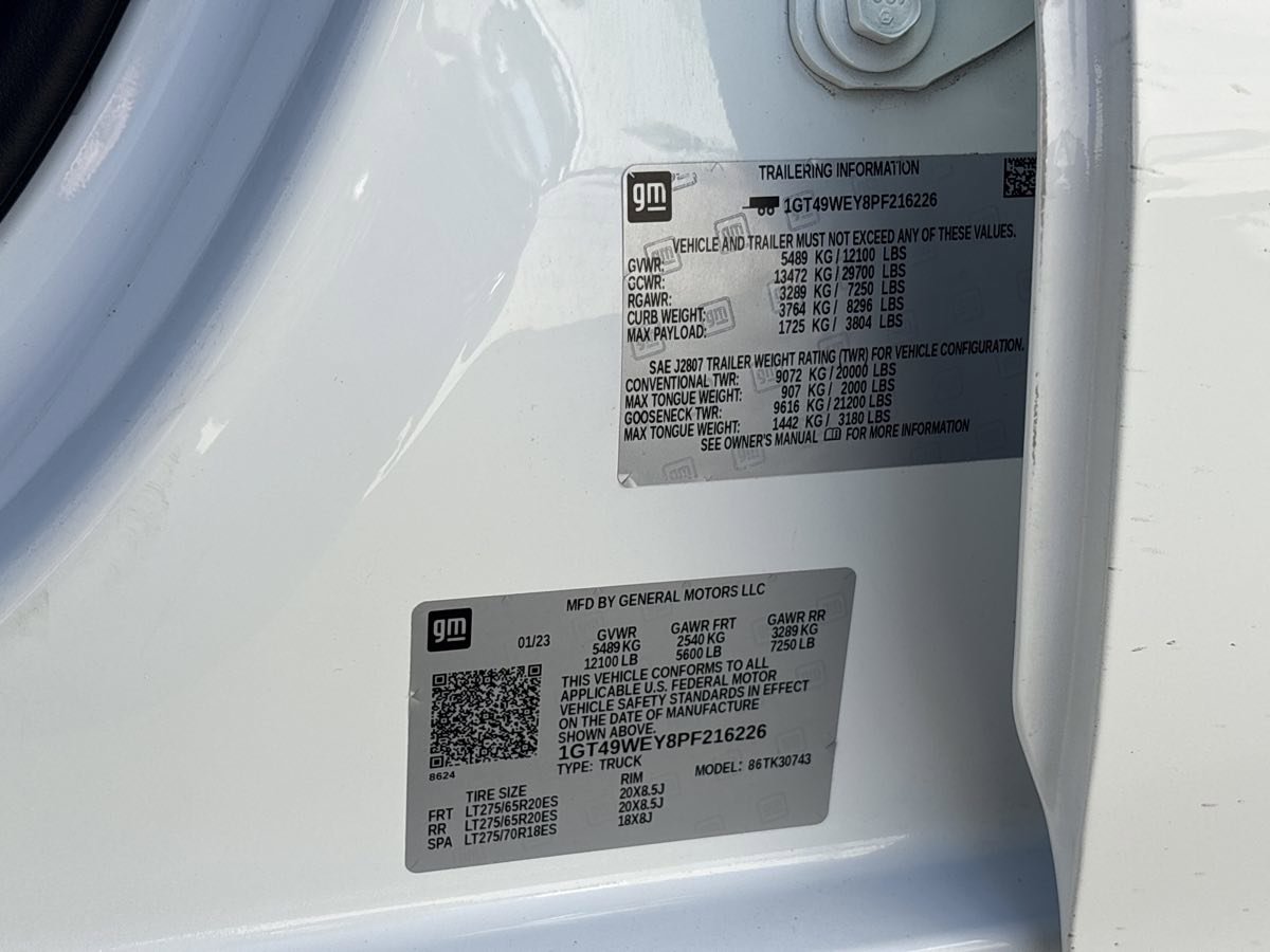 Used 2023 GMC Sierra 3500 Denali w/ Technology Package image 30