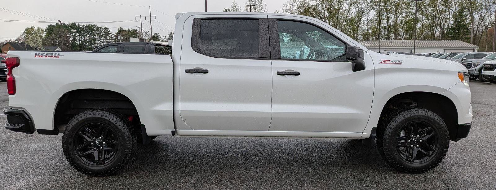 Used 2022 Chevrolet Silverado 1500 LT Trail Boss w/ Convenience Package II AWD/4WD image 7