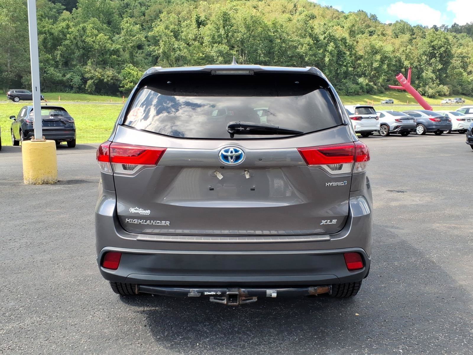 Used 2019 Toyota Highlander XLE AWD/4WD image 7