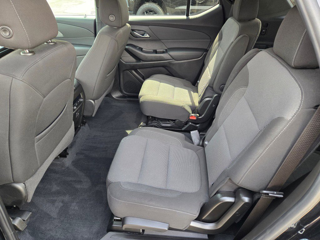 Used 2023 Chevrolet Traverse LT image 19