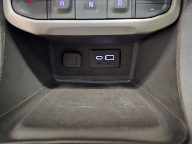 Used 2023 GMC Acadia SLE w/ Driver Convenience Package image 24