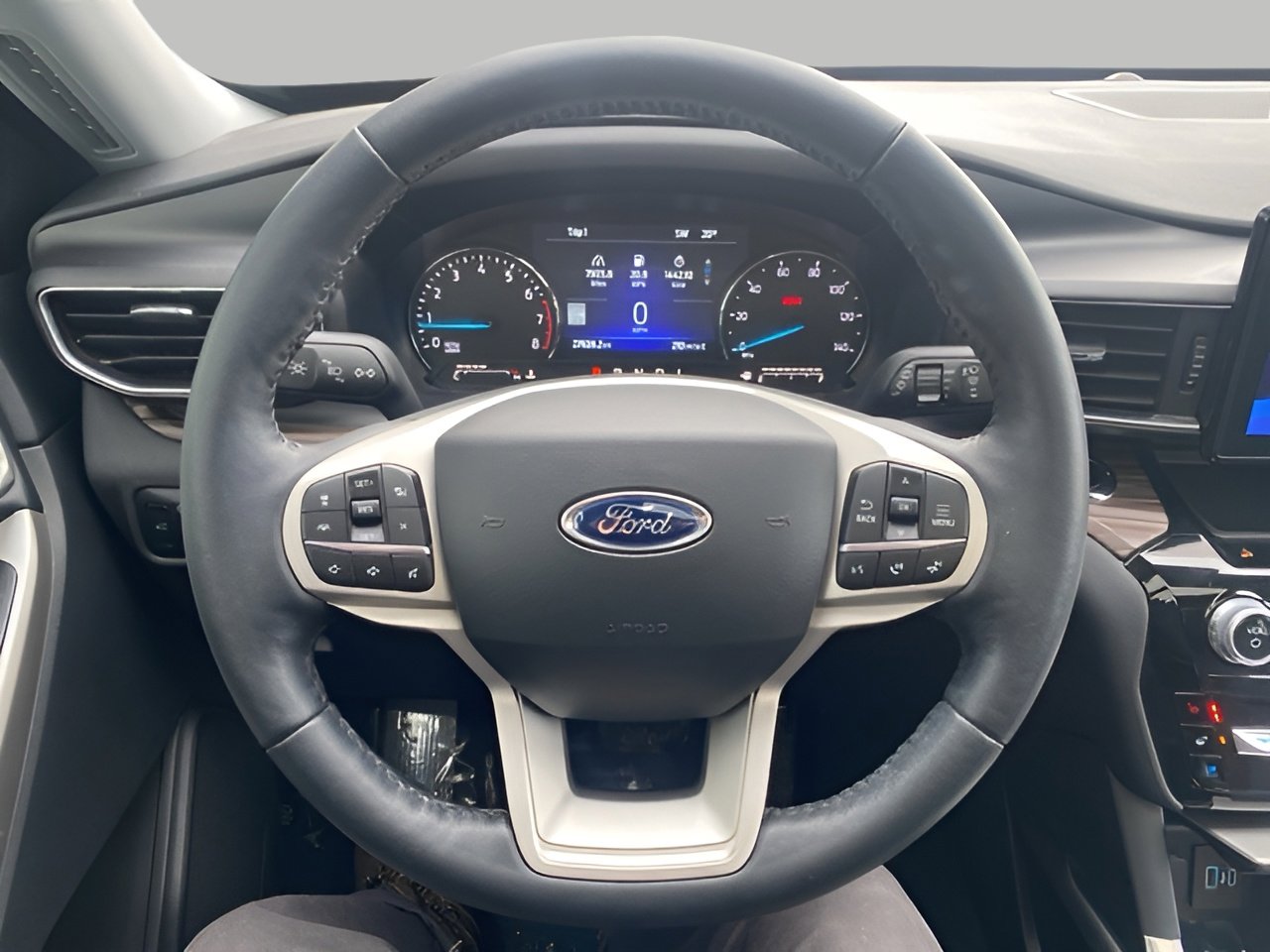 Certified 2023 Ford Explorer Limited image 14