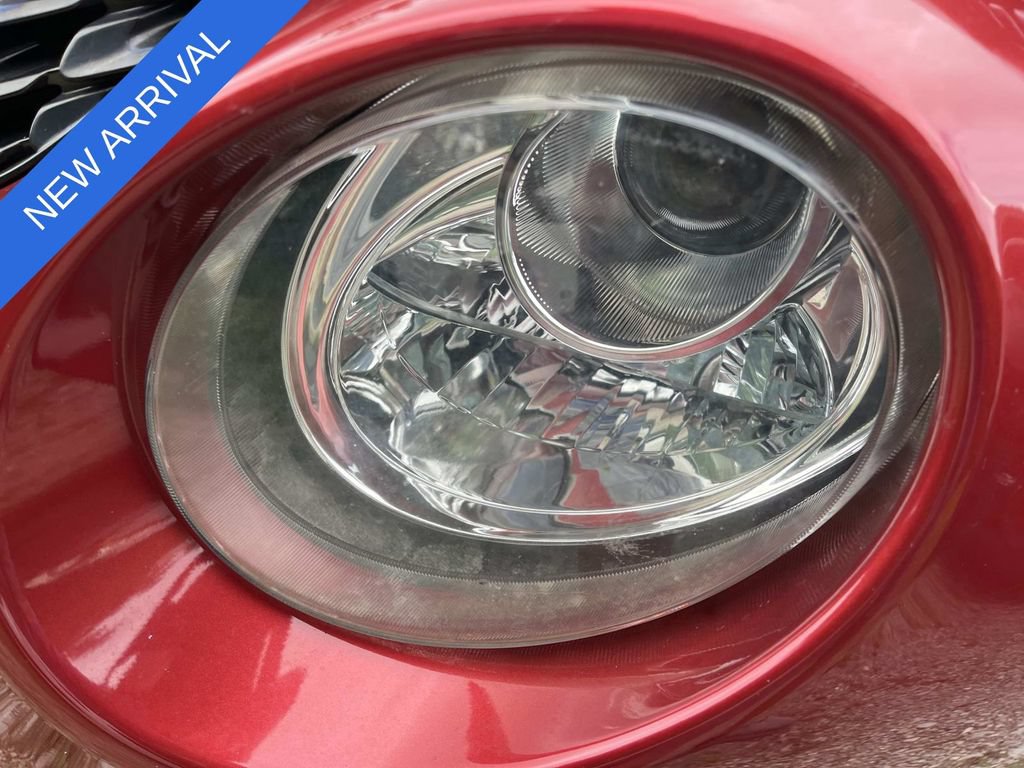 Used 2016 Nissan Juke S FWD image 8