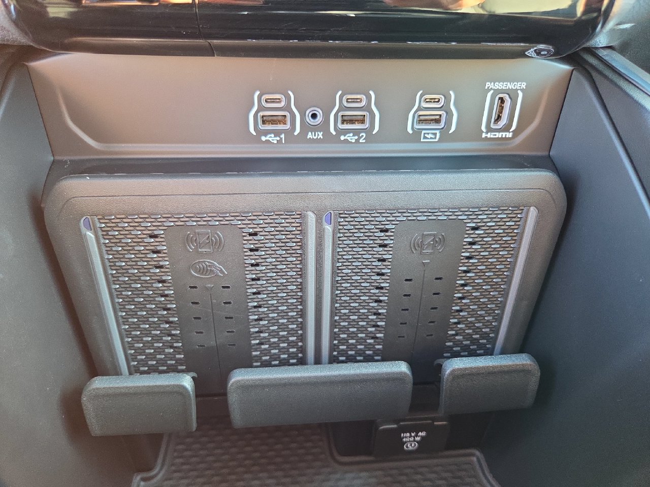 New 2026 RAM 1500 Laramie w/ Night Edition AWD/4WD image 13