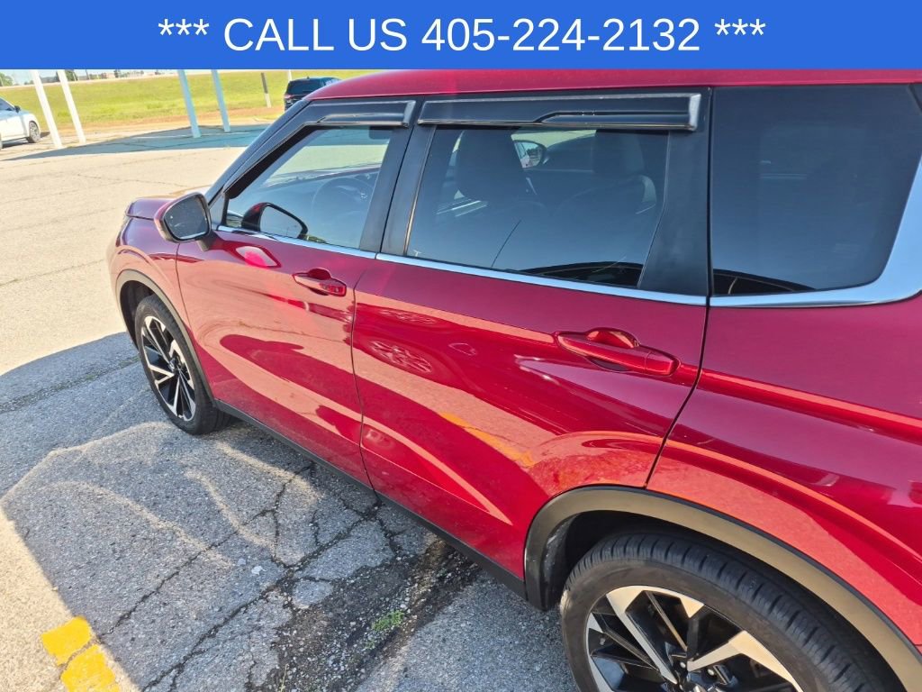 Used 2023 Mitsubishi Outlander SE AWD/4WD image 3
