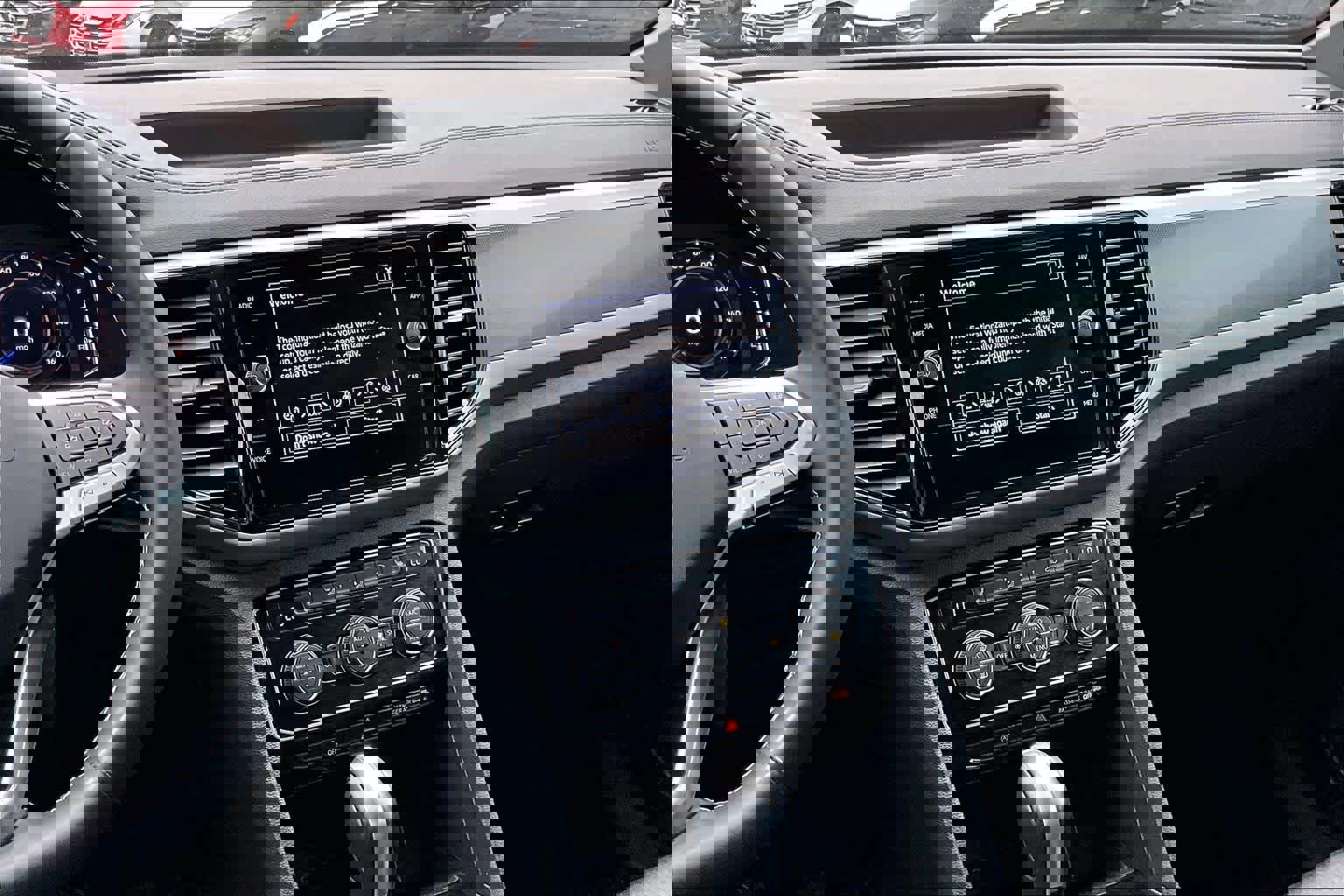 Used 2023 Volkswagen Atlas Cross Sport SEL image 7