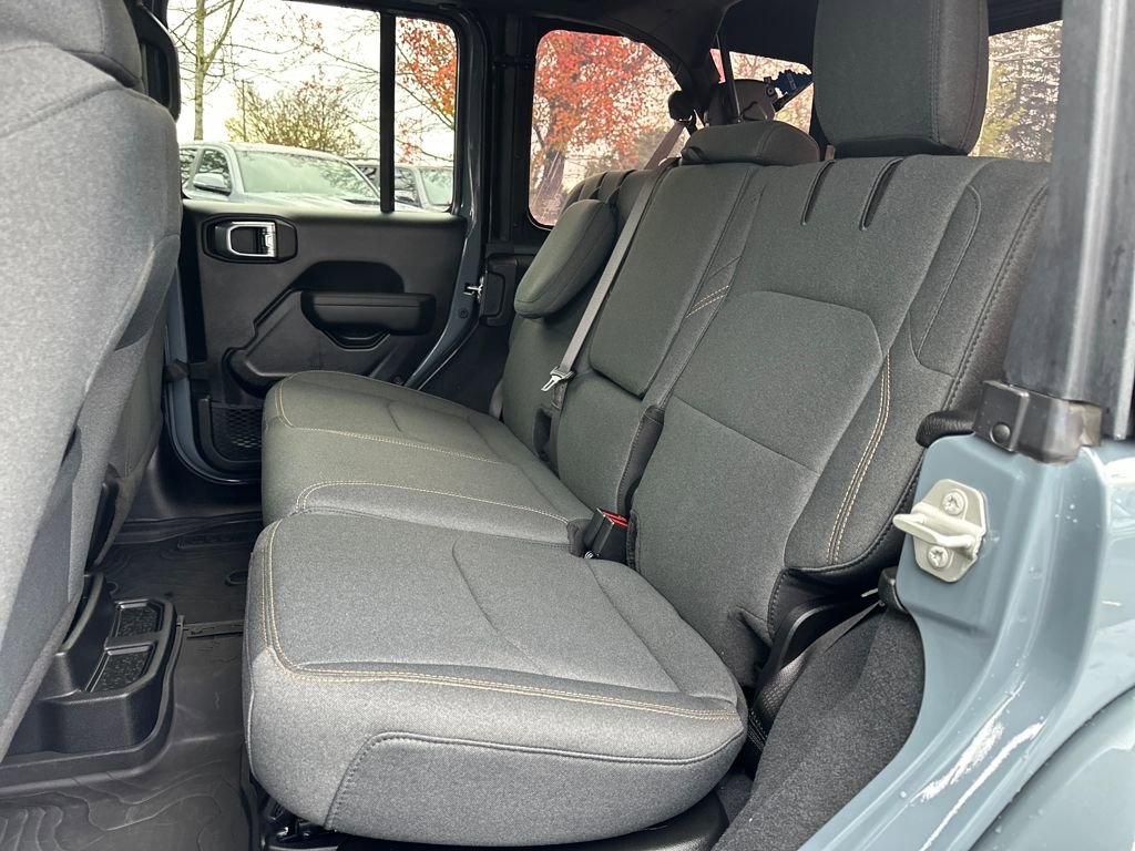 Used 2024 Jeep Wrangler Unlimited image 25