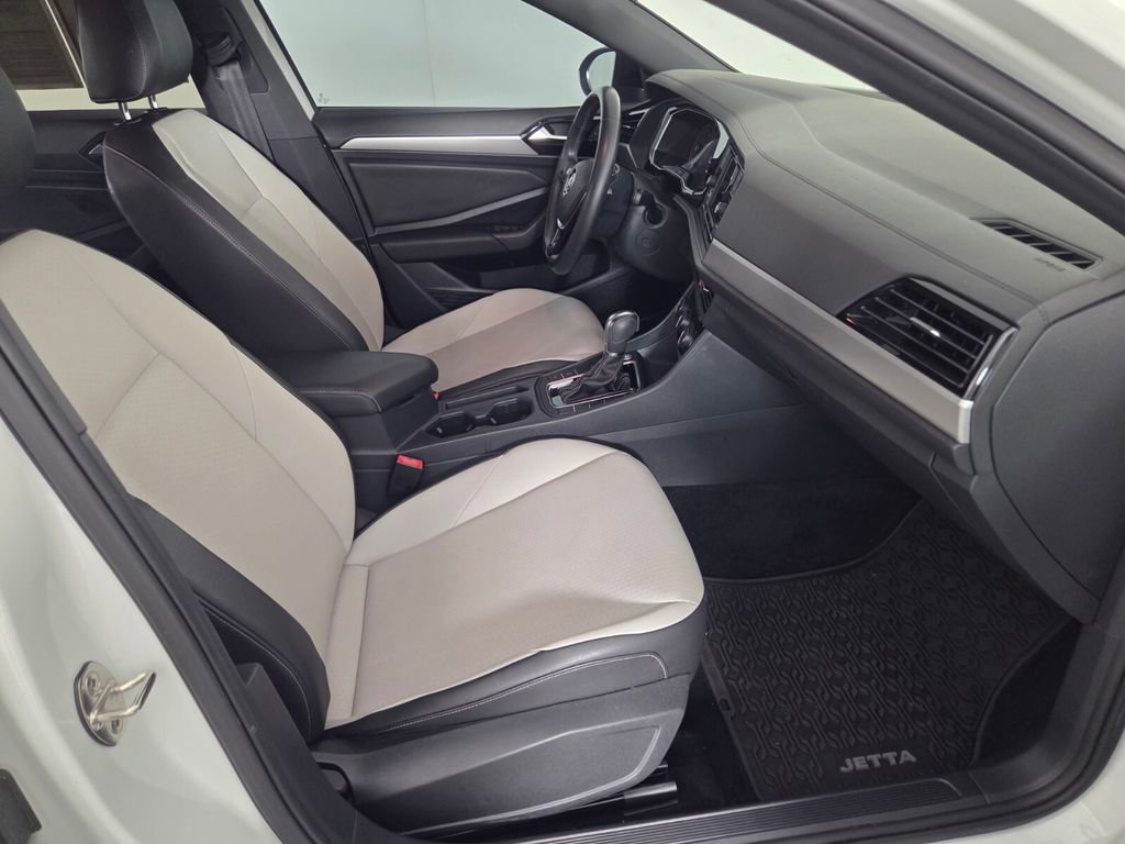 Used 2019 Volkswagen Jetta R-Line FWD image 32