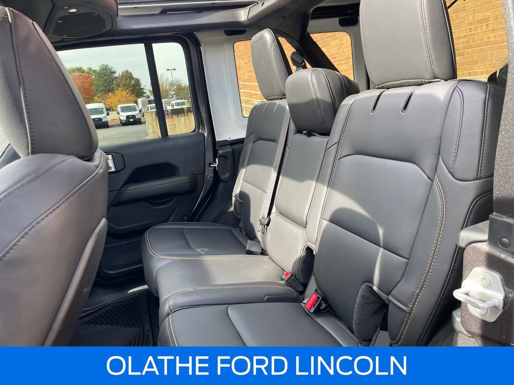 Used 2025 Jeep Wrangler Sahara w/ Safety Group image 28