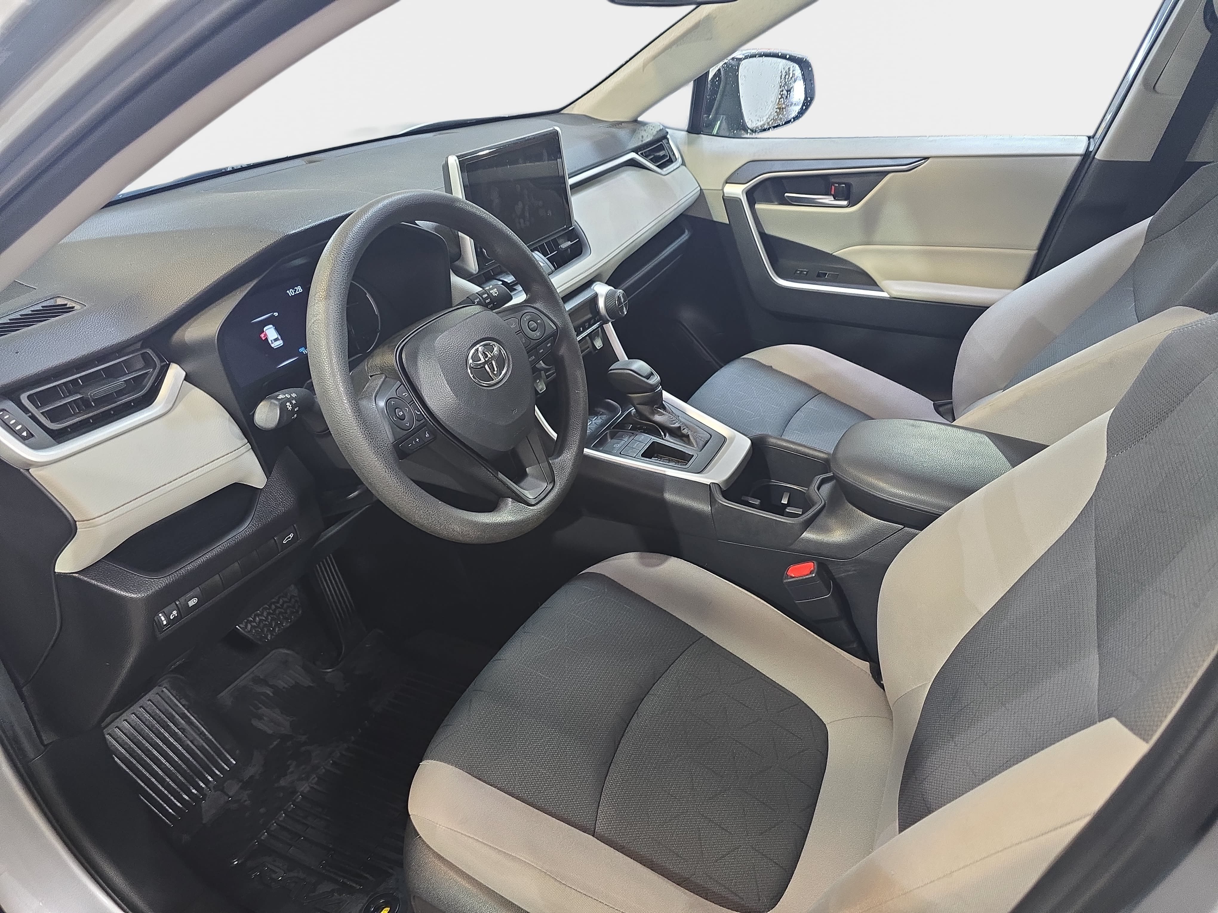 Used 2024 Toyota RAV4 XLE w/ Convenience Package FWD image 13