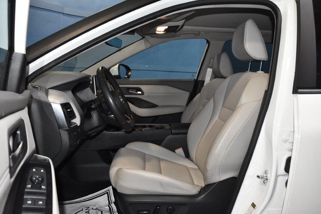 Used 2023 Nissan Rogue SV w/ SV Premium B Package AWD/4WD image 6
